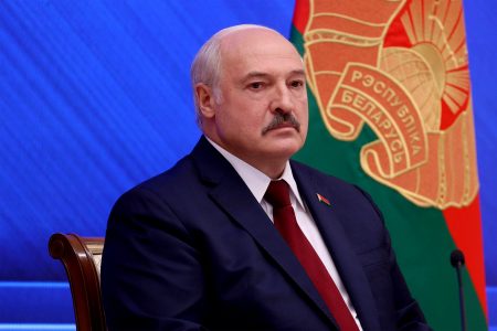 Президент Беларуси Александр Лукашенко поздравил соотечественниц с Днем женщин