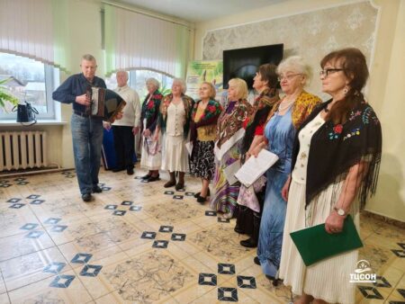 «Октябрята» в гостях у «первомайцев»